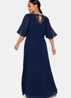 Abendkleid aus Chiffon, mit Spitzen-Einsatz