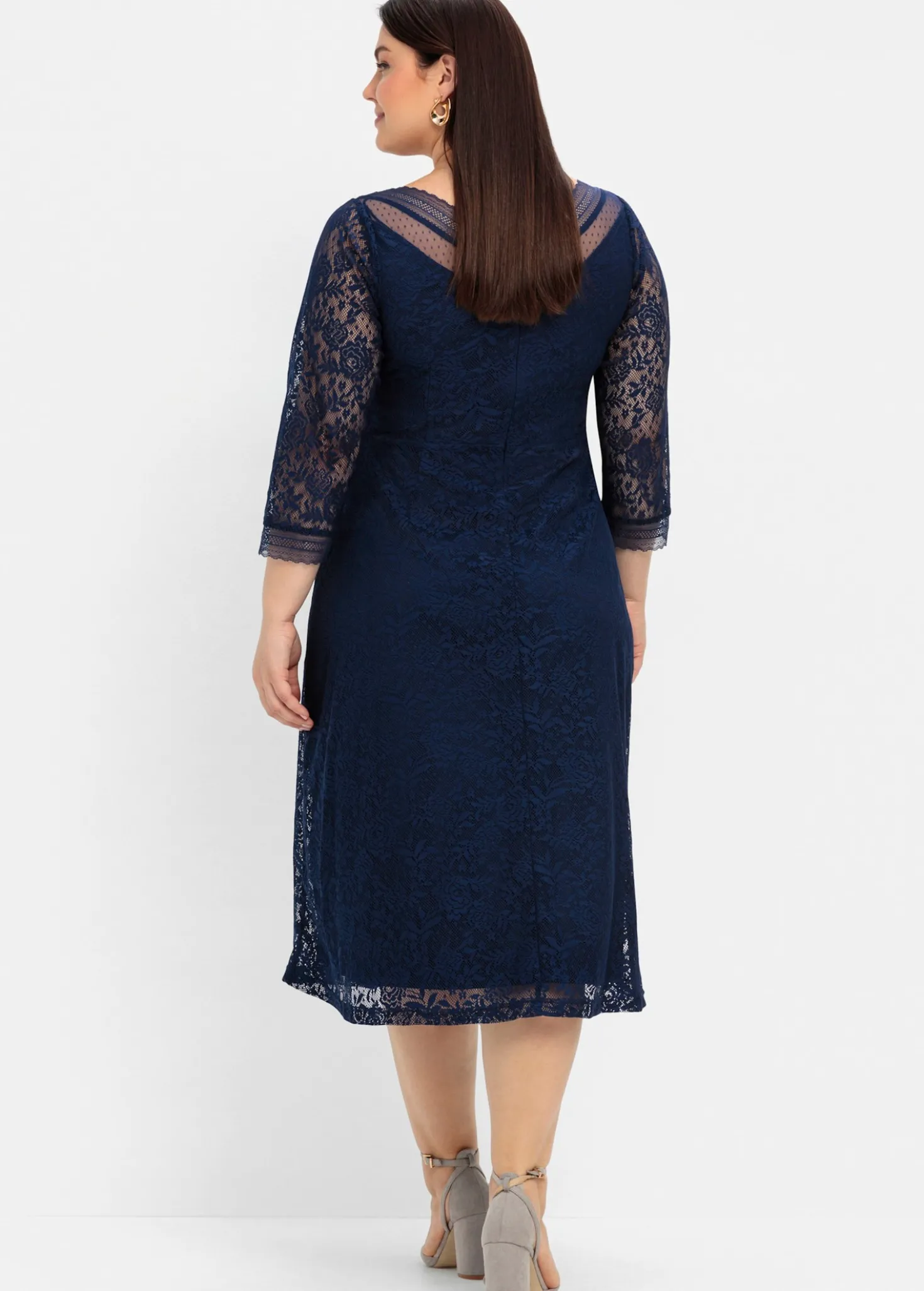 Abendkleid aus floraler Spitze