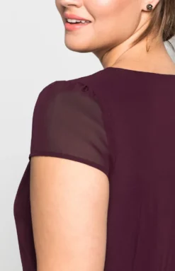 Abendkleid mit Flügelärmeln