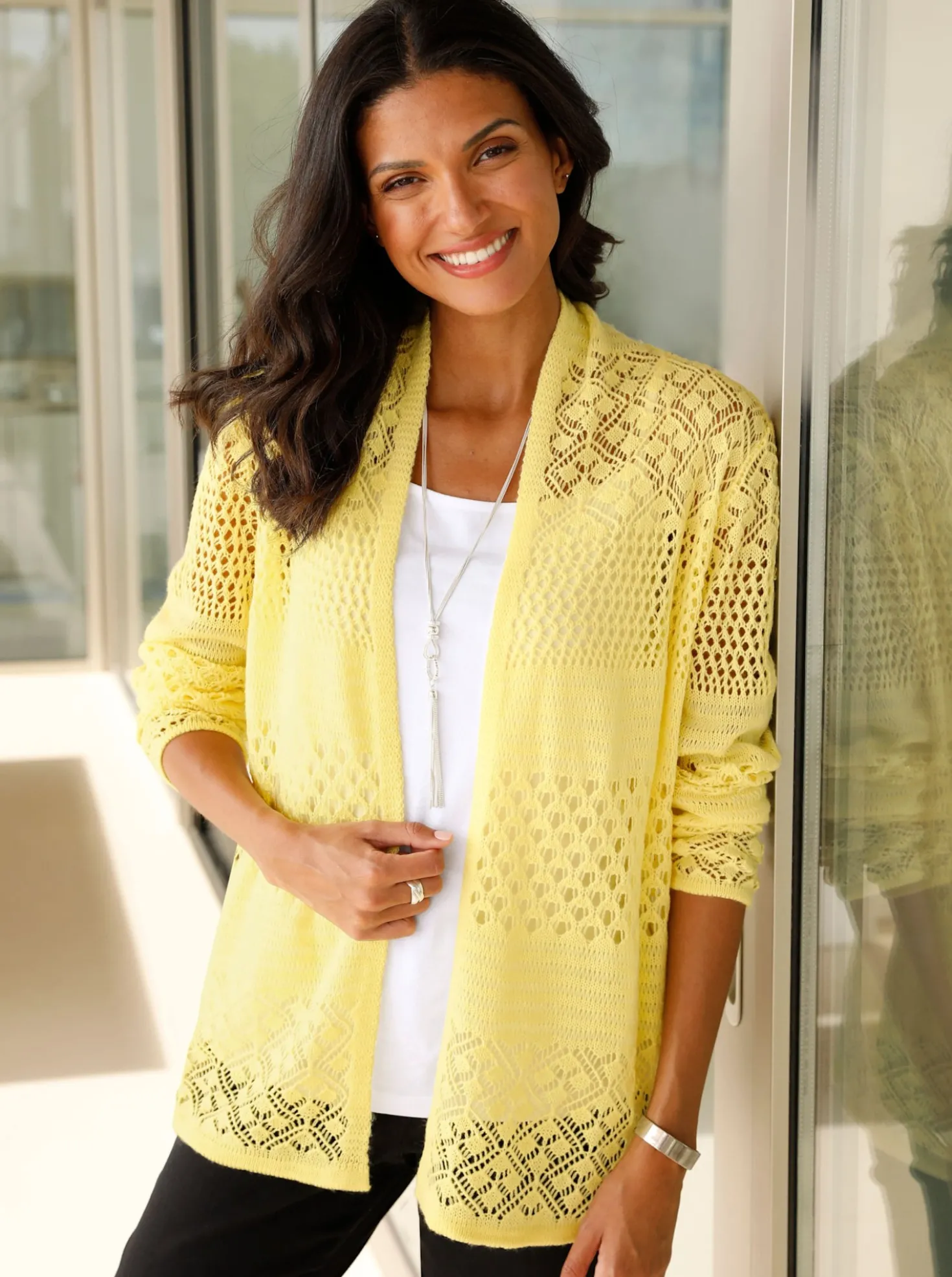 Ajourstrickjacke in langer, offener Form