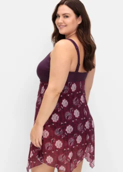 Badekleid mit Karree-Ausschnitt