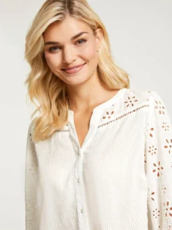 Baumwollbluse mit Lochstickerei