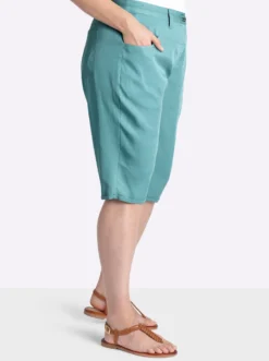 Bermudas mit weiterem Oberschenkel