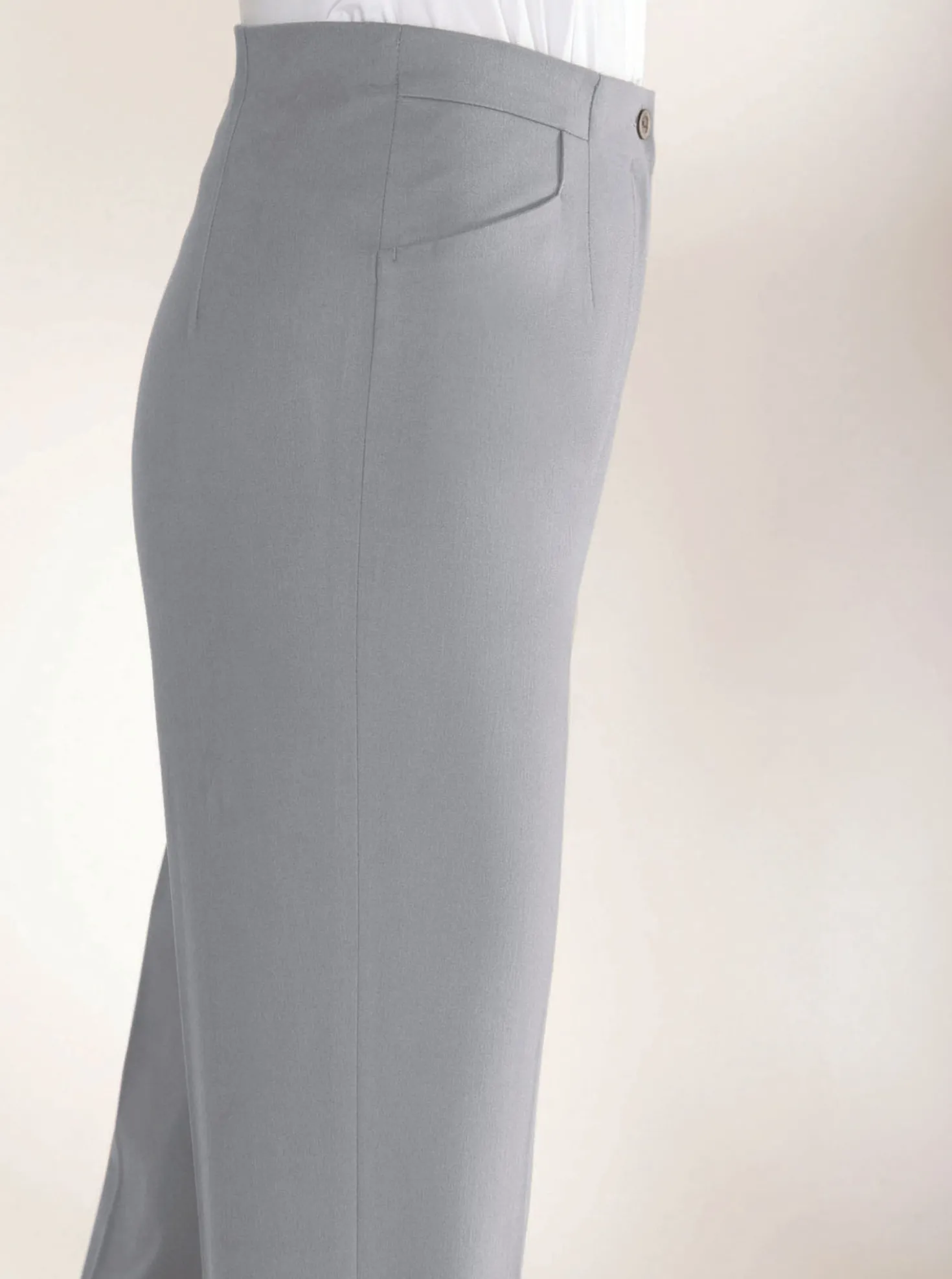 Bügelfaltenhose in Bauch-weg-Form