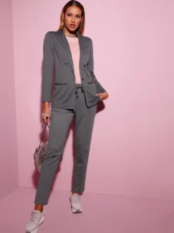 Blazer mit Schmuckknöpfen