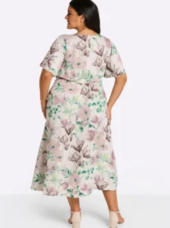 Blumenkleid mit Flügelärmeln und Knotendetail