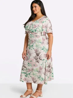 Blumenkleid mit Flügelärmeln und Knotendetail