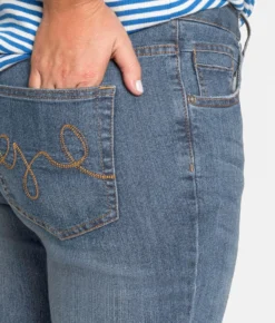 Bootcut-Jeans mit Used-Effekten