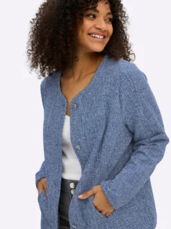Boucléjacke mit Schmuckknöpfen