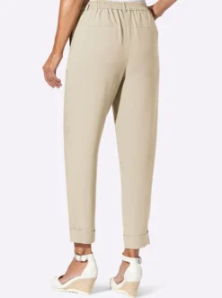 Bundfaltenhose mit fixiertem Saum