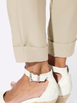 Bundfaltenhose mit fixiertem Saum