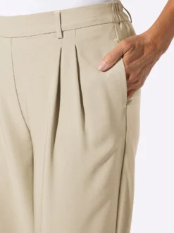 Bundfaltenhose mit fixiertem Saum