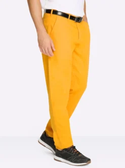 Chinohose mit 2 eingearbeiteten Gesäßtaschen