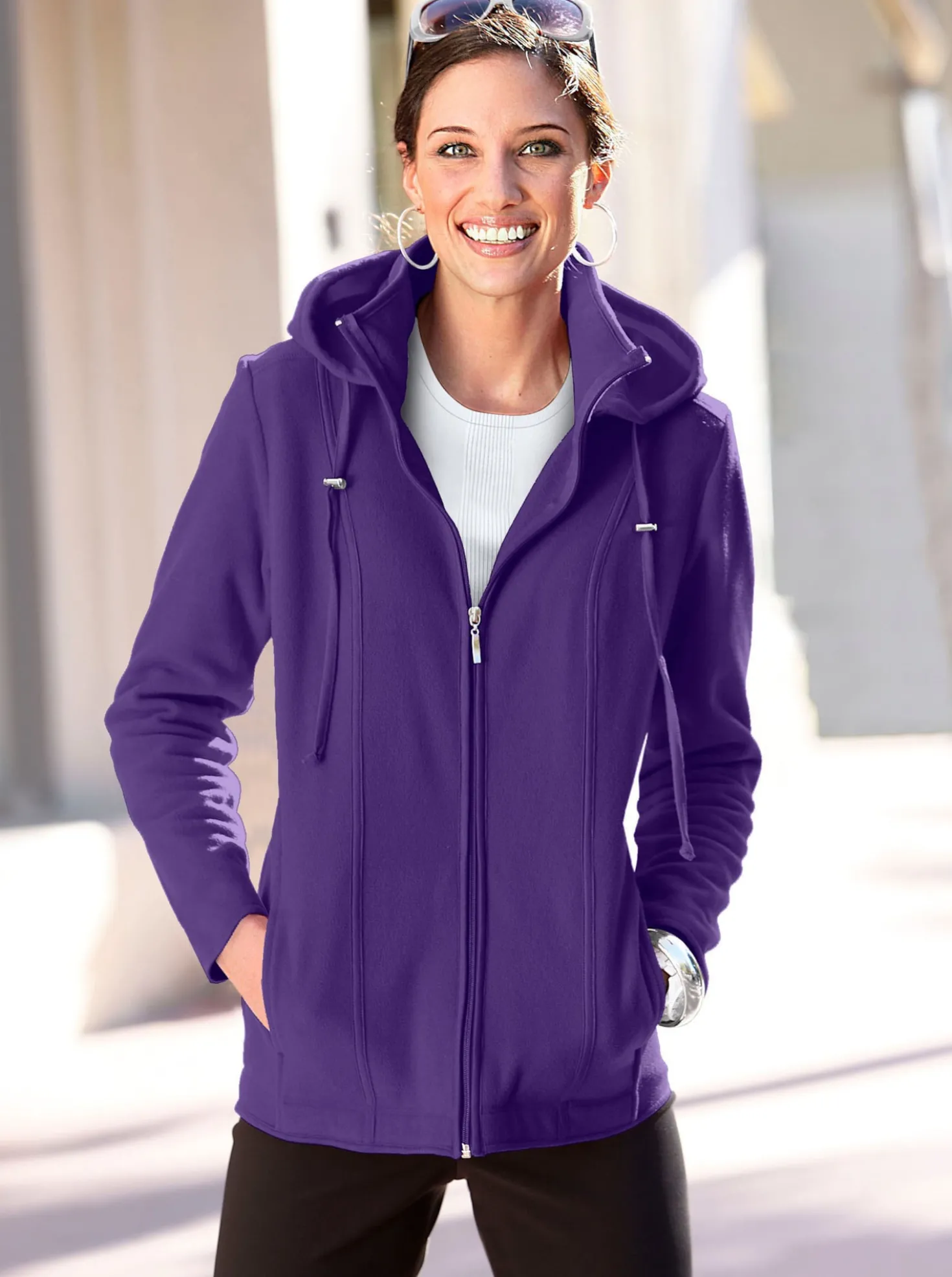 Fleecejacke mit abnehmbarer Kapuze