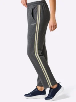 Freizeithose mit Kontraststreifen