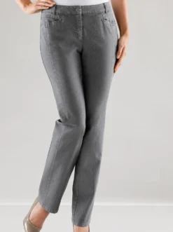 Gerade Jeans mit Bauch-weg-Effekt