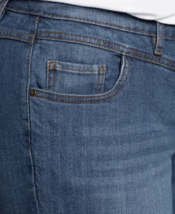 Gerade Jeans mit Used-Effekten