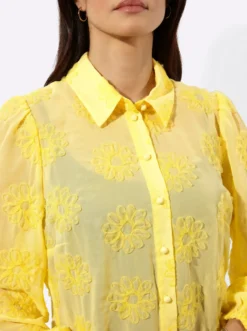 Hemdbluse mit weiten Ärmeln