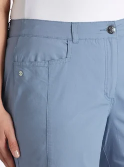 Hose im Barrel-Leg-Schnitt, mit Teilungsnähten
