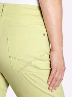 7/8-Hose in leichter Bootcut-Form