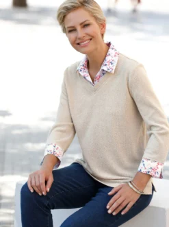 2-in-1-Shirt aus Bouclé, mit Blusenstoff