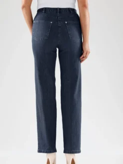 Jeans aus formstabiler Stretch-Qualität