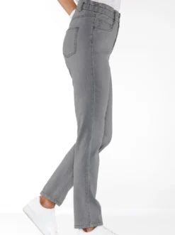 Jeans im Paperbag-Schnitt