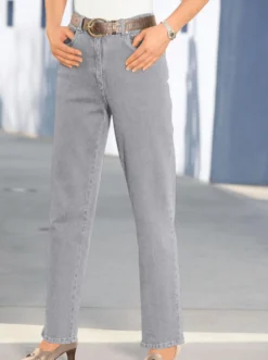 Jeans mit abgerundeten Taschen