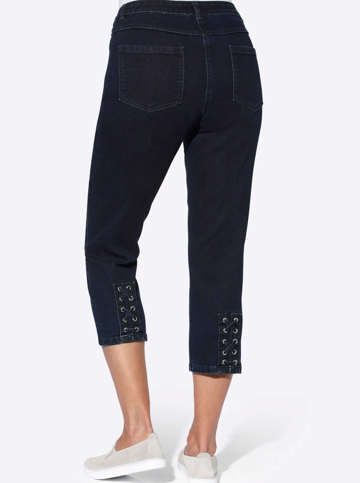 3/4-Jeans mit Bändchen-Verzierung