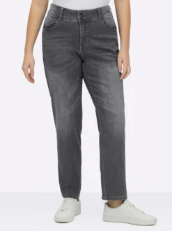Jeans mit Nieten an den Taschen