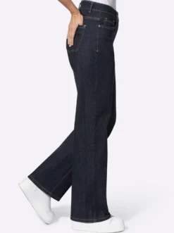 Jeans mit Nietenbesatz