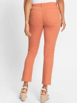 Jeans mit Reißverschluss am Bein
