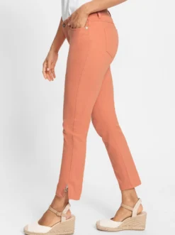Jeans mit Reißverschluss am Bein