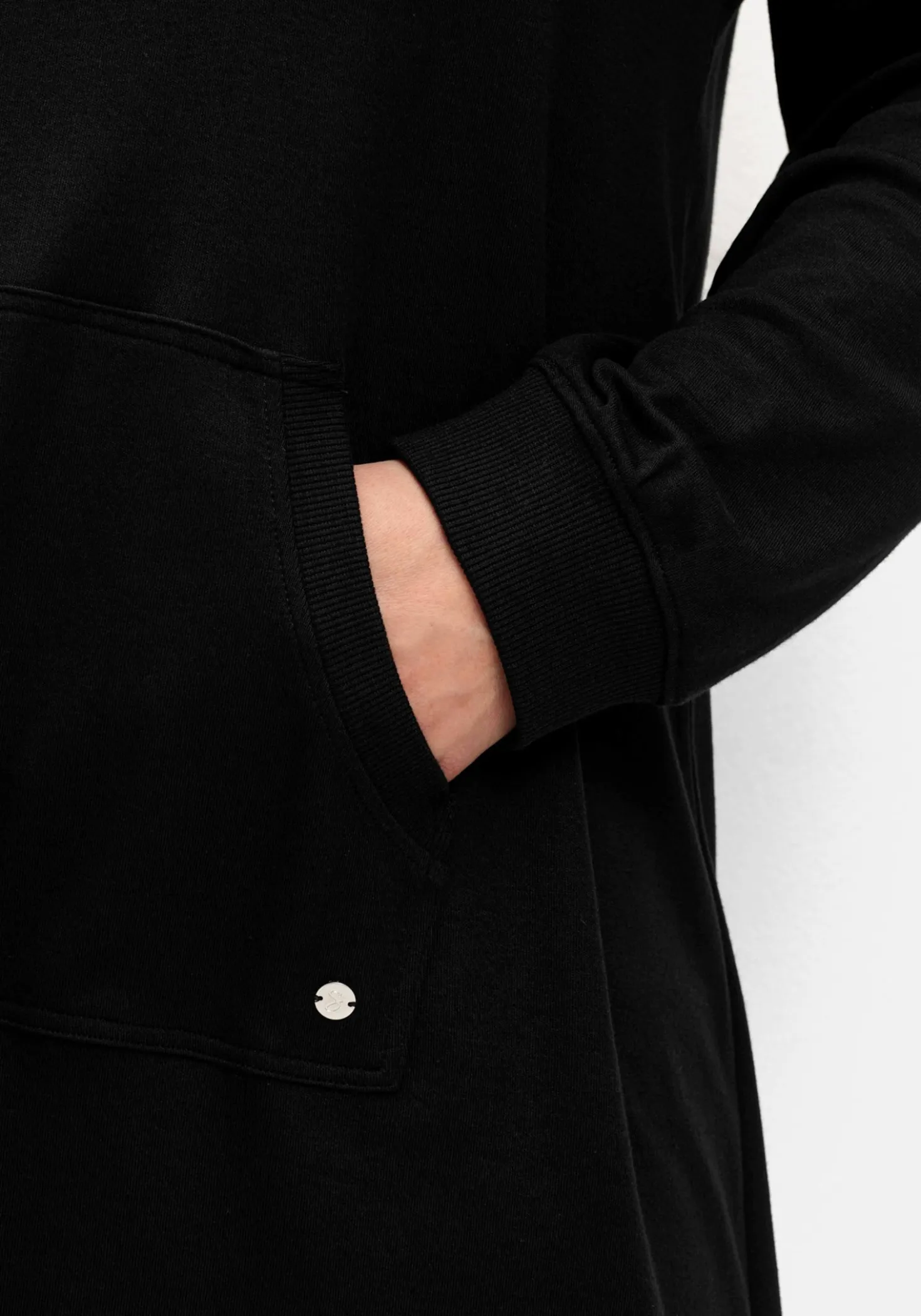 Jerseykleid mit aufgesetzter Kängurutasche