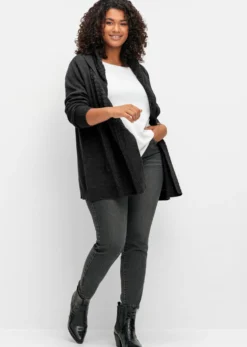 Kapuzenstrickjacke mit Knopf