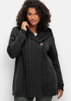 Kapuzenstrickjacke mit Knopf