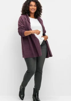 Kapuzenstrickjacke mit Knopf
