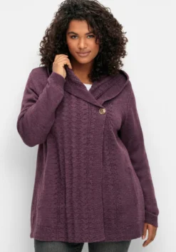Kapuzenstrickjacke mit Knopf