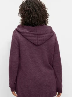 Kapuzenstrickjacke mit Knopf