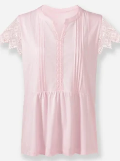 Kurzarmshirt mit Flügelärmeln aus Spitze
