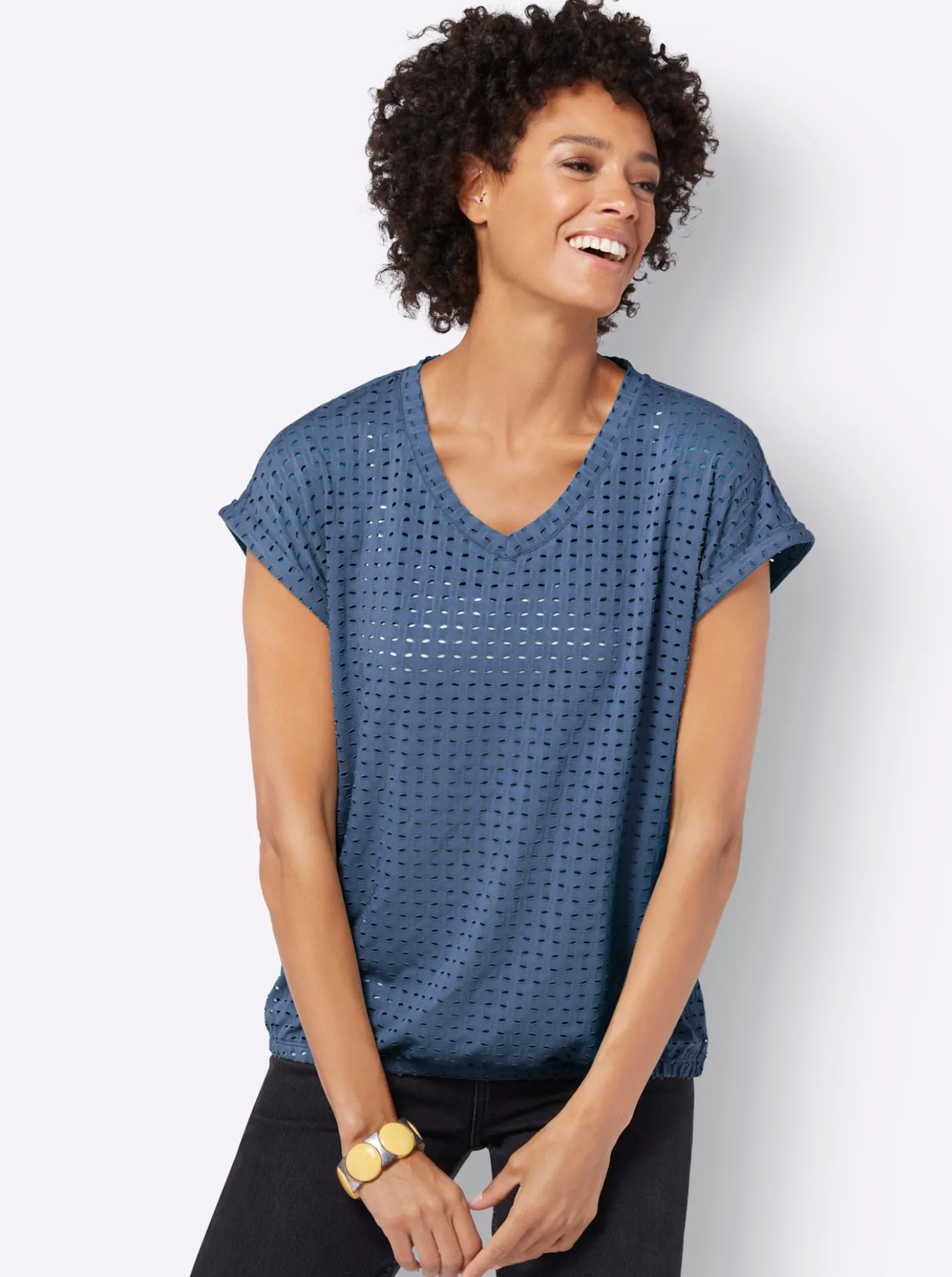Kurzarmshirt mit Lochmuster
