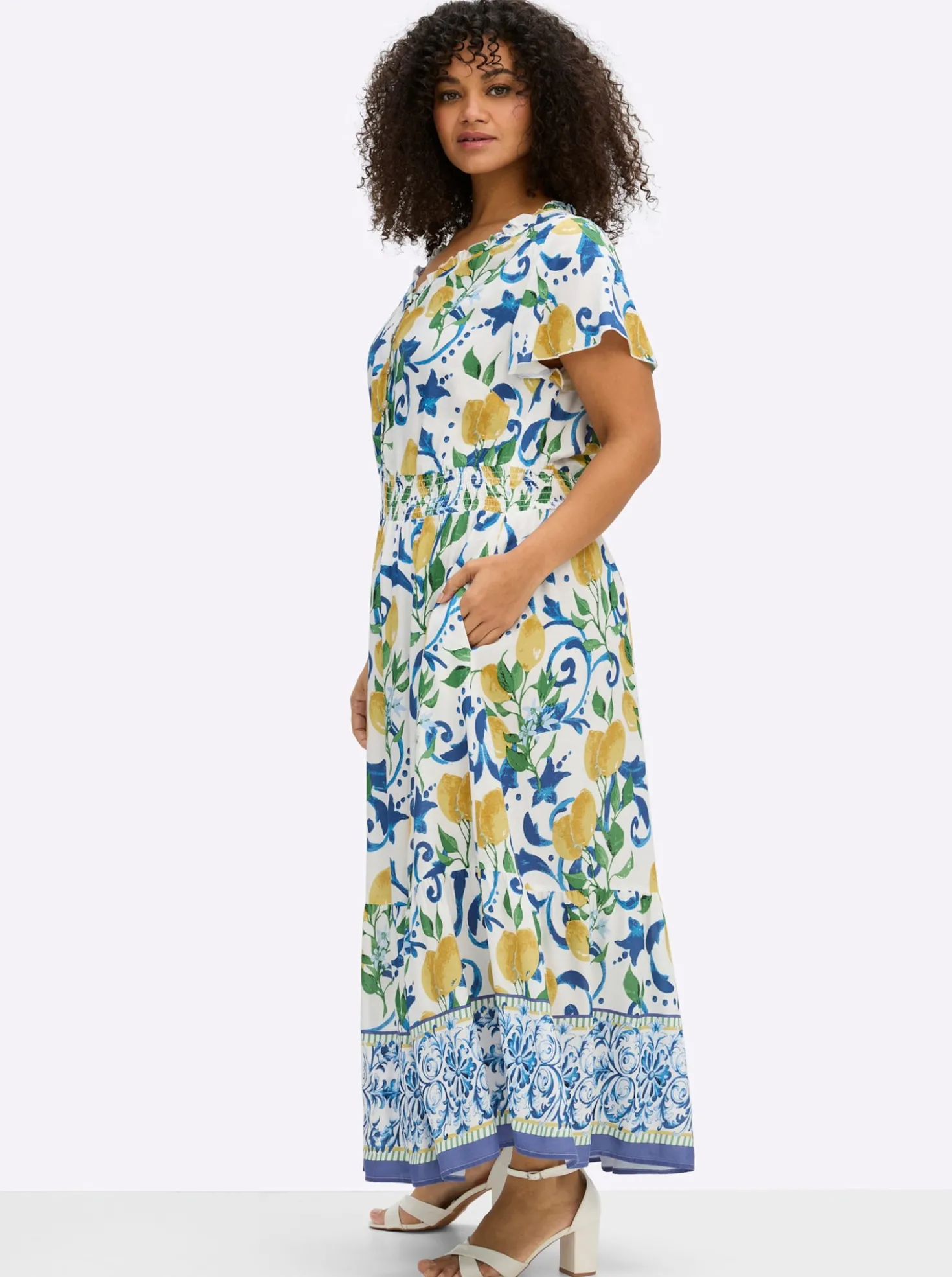 Maxikleid mit breitem Smokbund