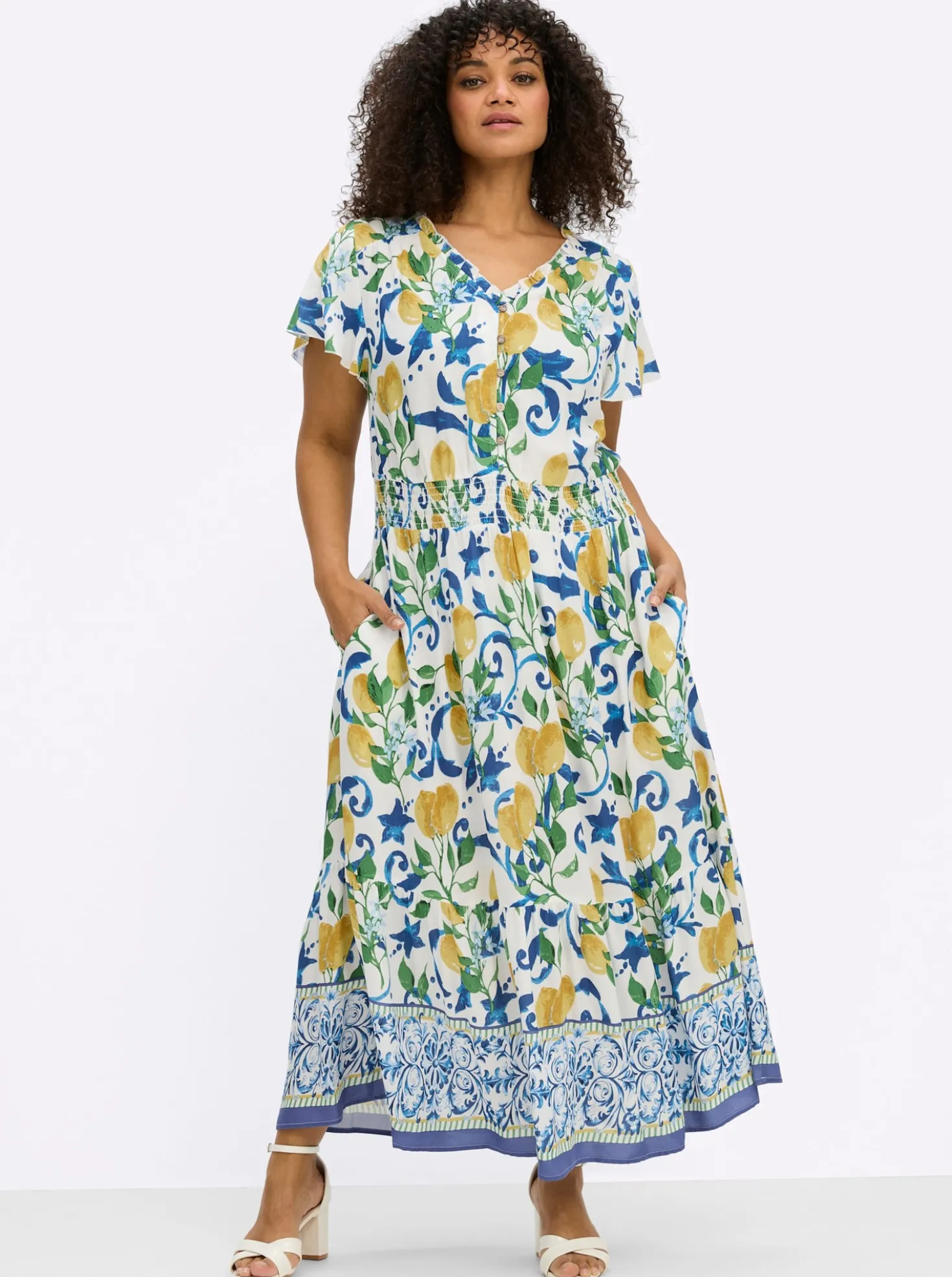 Maxikleid mit breitem Smokbund