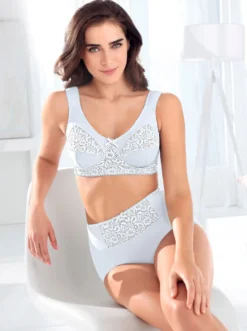 Miederslip mit Spitzeneinsatz vorne