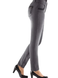 Röhrenjeans mit Zipper an Gesäßtaschen