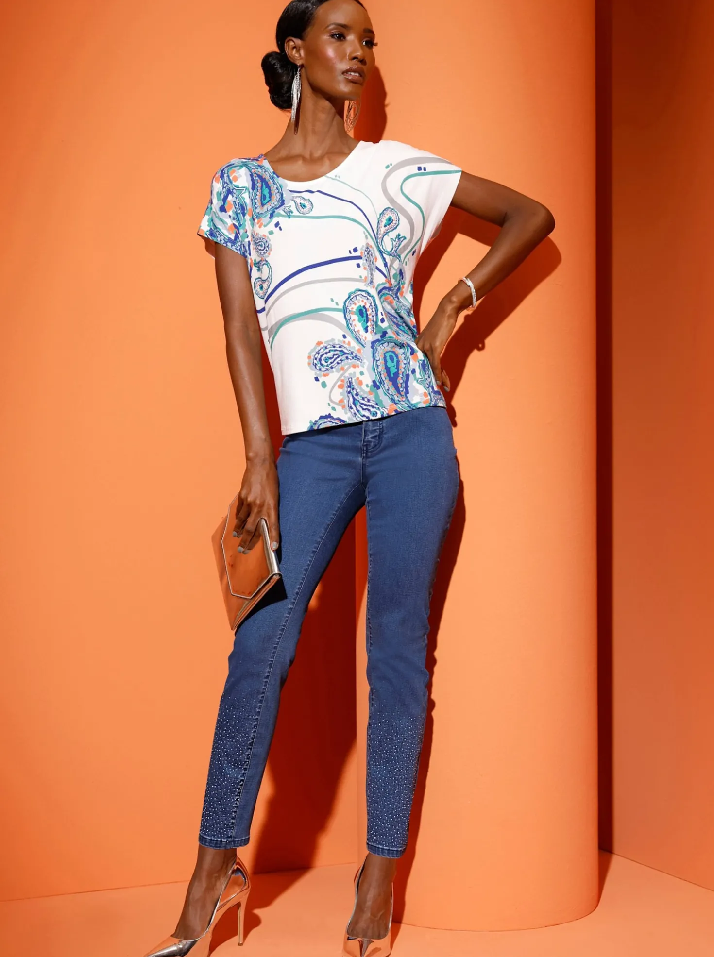 Rundhalsshirt mit platziertem Paisley-Druck