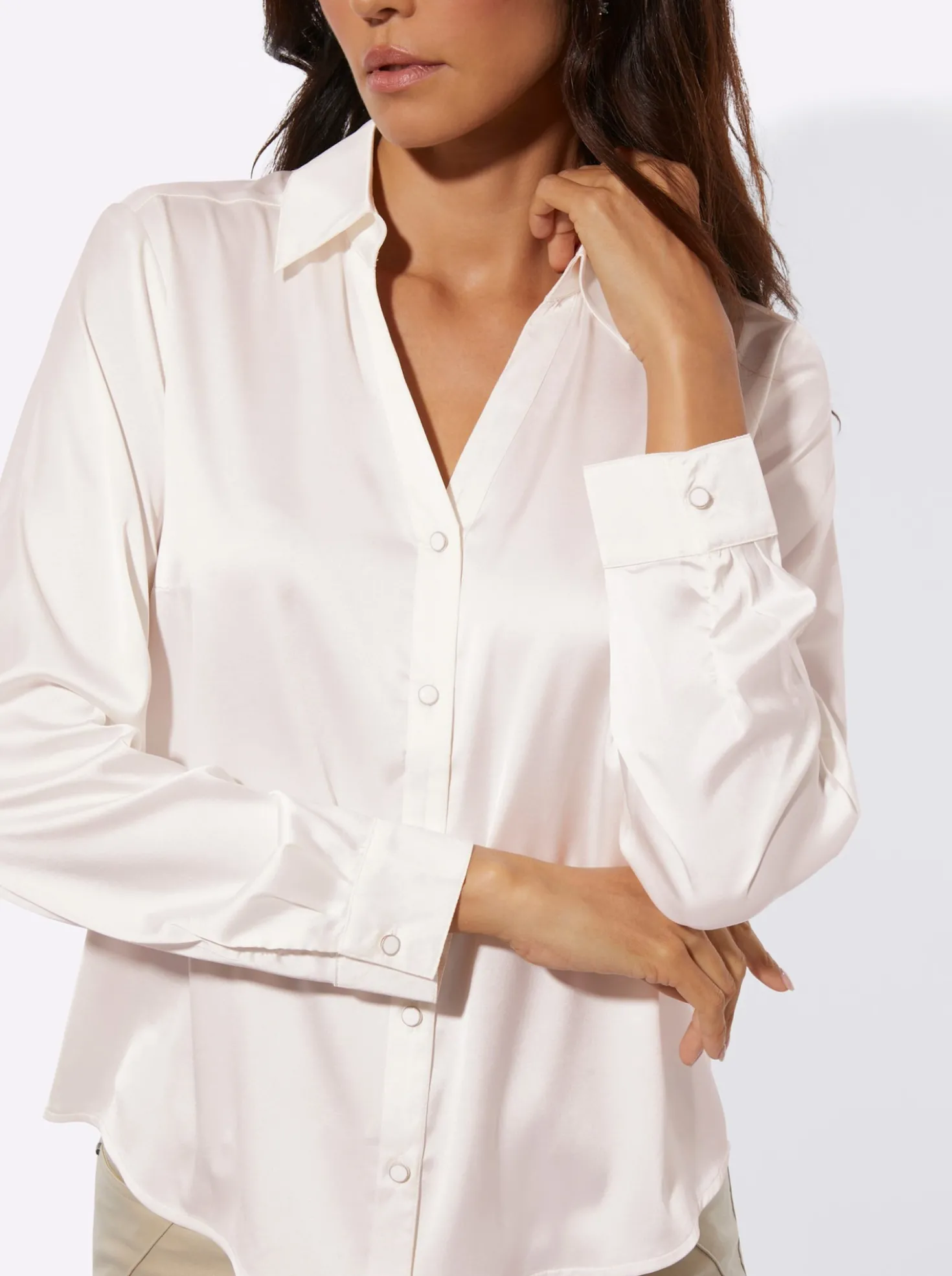 Satinbluse mit Kellerfalte hinten
