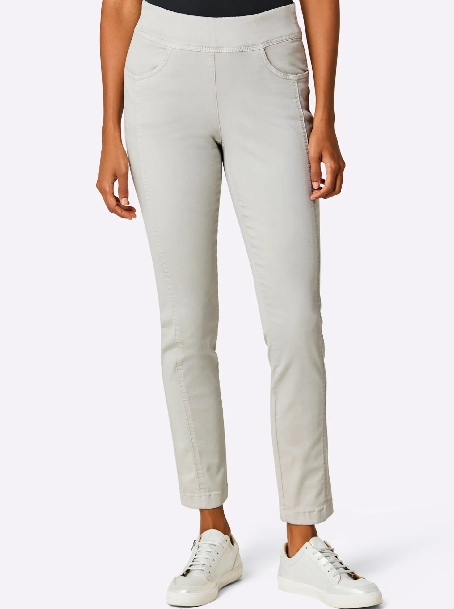 Schlupfjeans mit Längsnähten