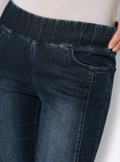 Schlupfjeans mit Taschen-Stickerei