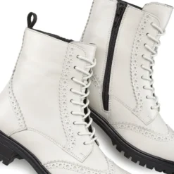 Schnürboots